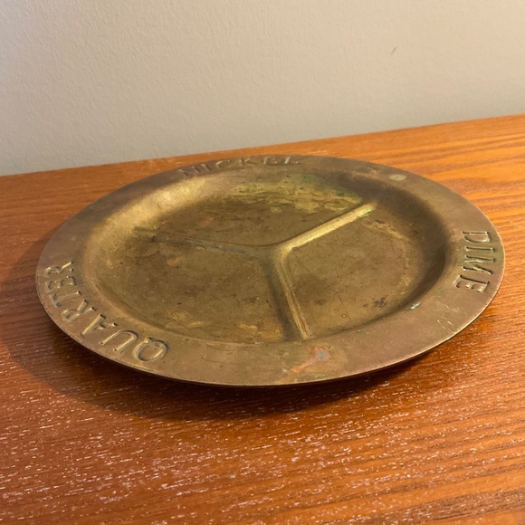 Vintage Brass Divided Coin Dish - Dresser Organizer Plate - Trinket Tray - Picture 4 of 12
